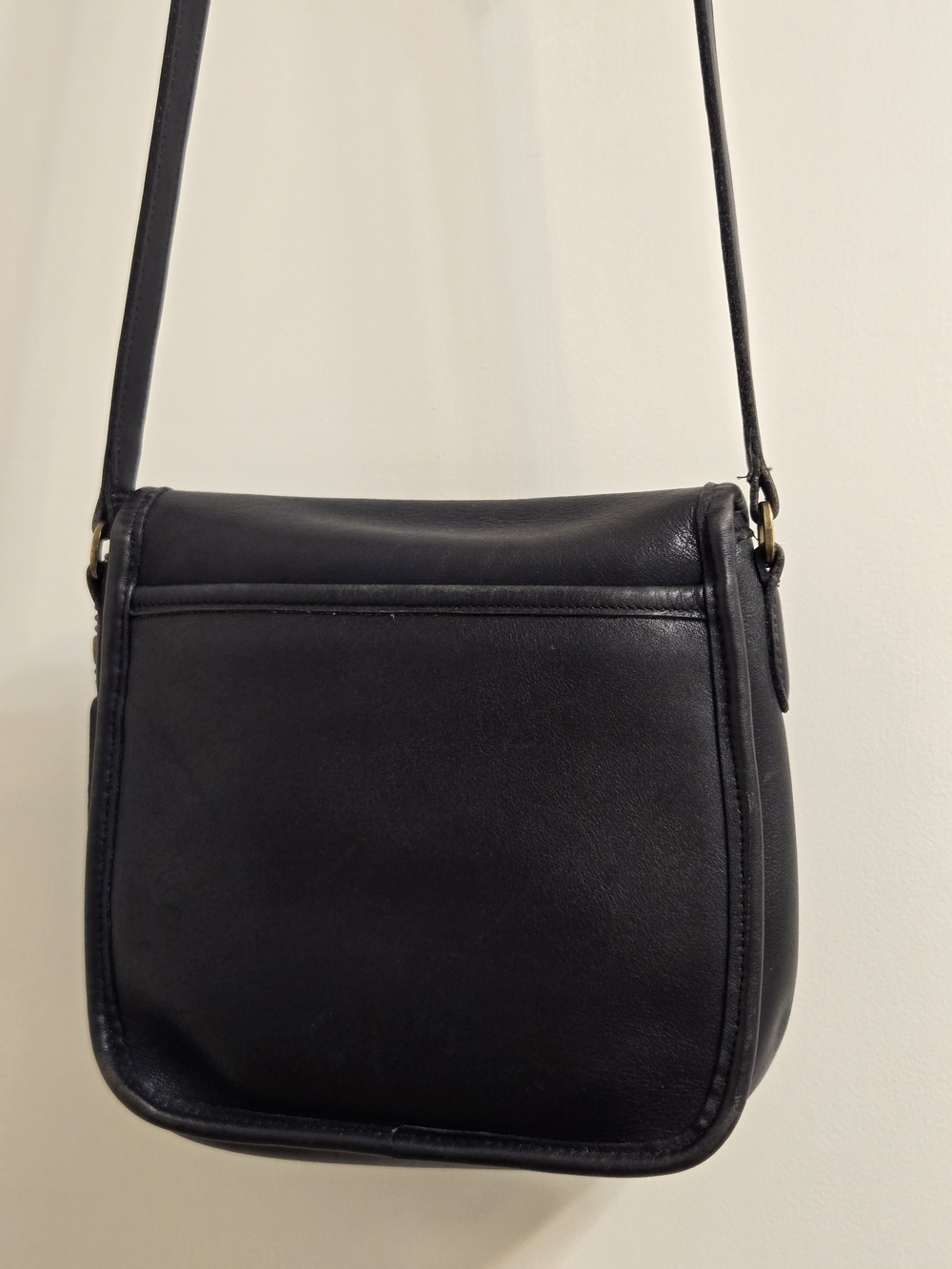 Vintage Coach Companion Flap 9076 Black Leather Crossbody Bag - Picture 6 of 16